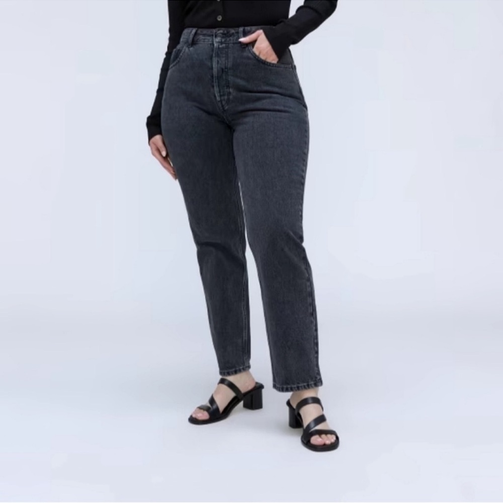 Everlane The Curvy 90's Cheeky Straight Jean Size
26 Regular